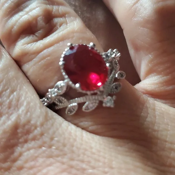 STERLING SWAROVSKI RUBY RING - Picture 2 of 3